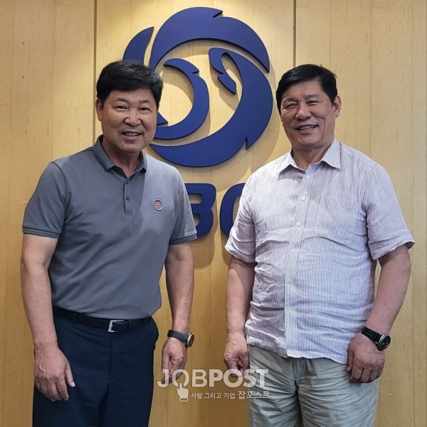 허구연 KBO 총재와 이만수 이사장(사진_헐크파운데이션)