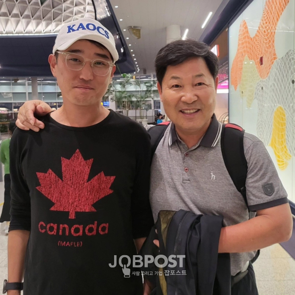 손기한 심판과 함께(사진_헐크파운데이션)