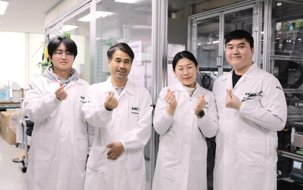 이상구 박사, 3M 독점 깨고 불소계 유체 국산화 기술 확보 - 뉴스 썸네일 이미지