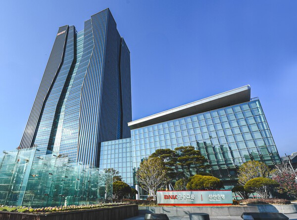 BNK자산운용 'BNK삼성전자중소형 펀드', 3년 수익률 최상위권 - 뉴스 썸네일 이미지