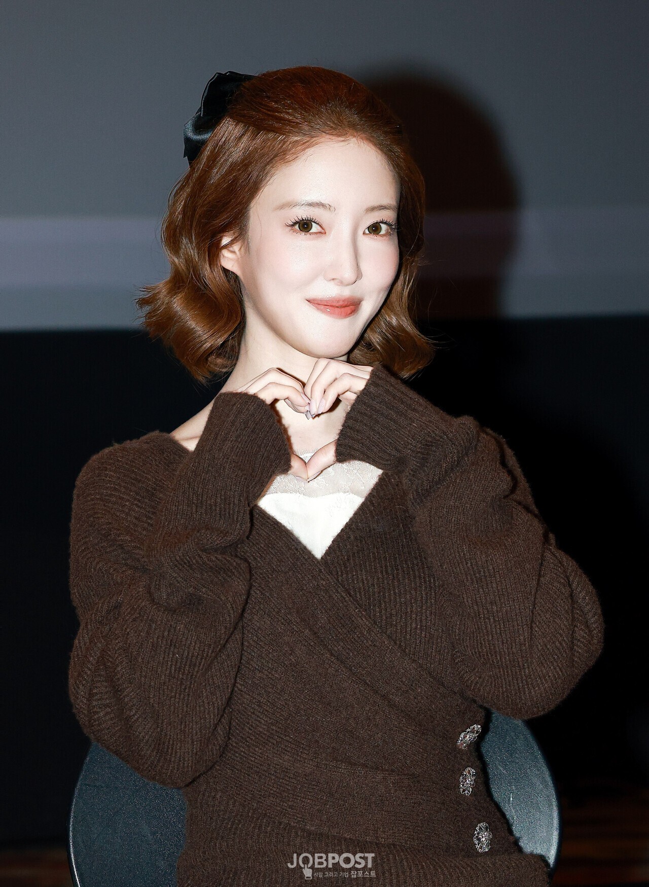배우 '이세영', 하트까지 니트 소매에 쏙 가을 설렘 한 움큼 [JP포토] - 뉴스 썸네일 이미지
