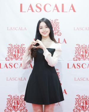 하지현, 라스칼라 리뉴얼 오픈 행사에서 손하트와 아름다운 미소로 시선 강탈! [JP포토]